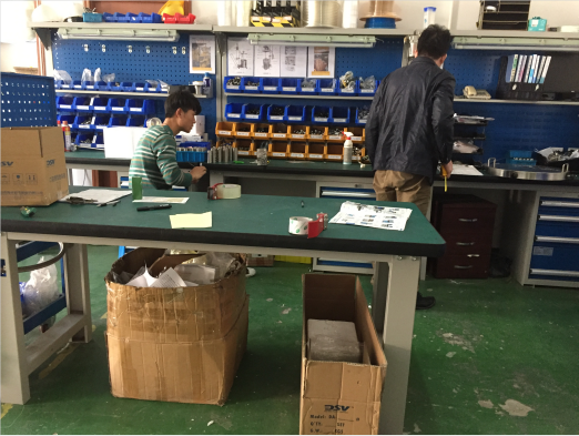 被炒得火熱的鉗工工作桌價格，如今多少才合適？【天金岡】