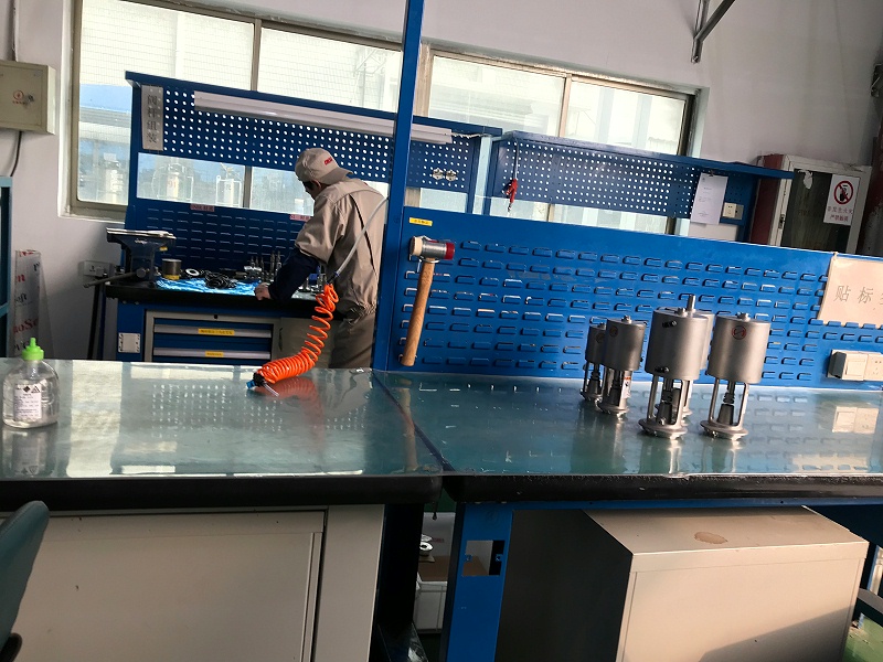 鉗工實(shí)訓(xùn)臺(tái)使用場(chǎng)景