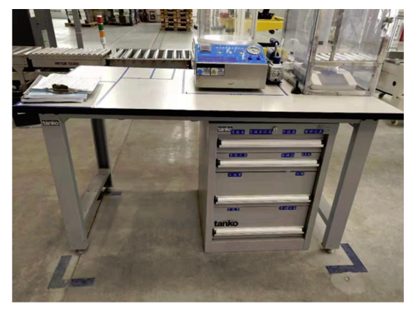 不銹鋼工作臺帶工具柜蘇州，專注品質，柜用十年【天金岡】