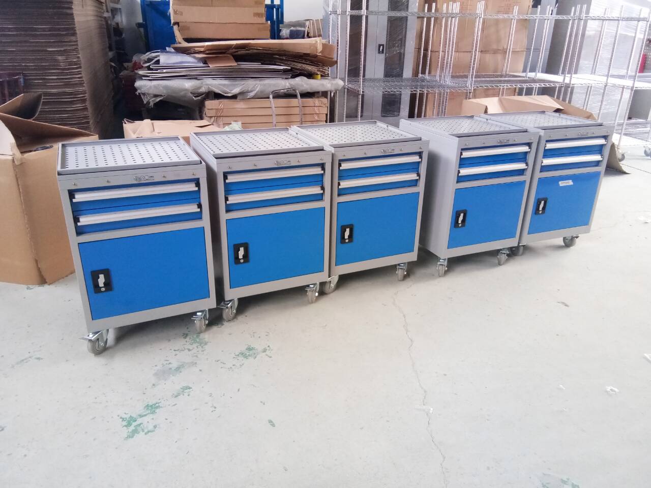 移動工具柜實物圖