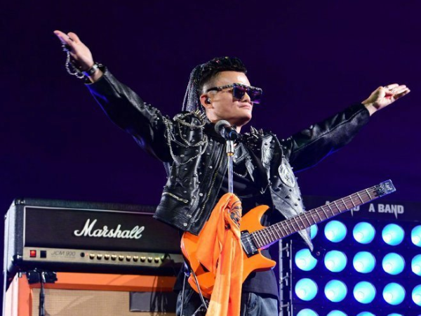 馬爸爸化身吉他搖滾老炮，工具柜廠家天金岡跟著一起燃到爆！