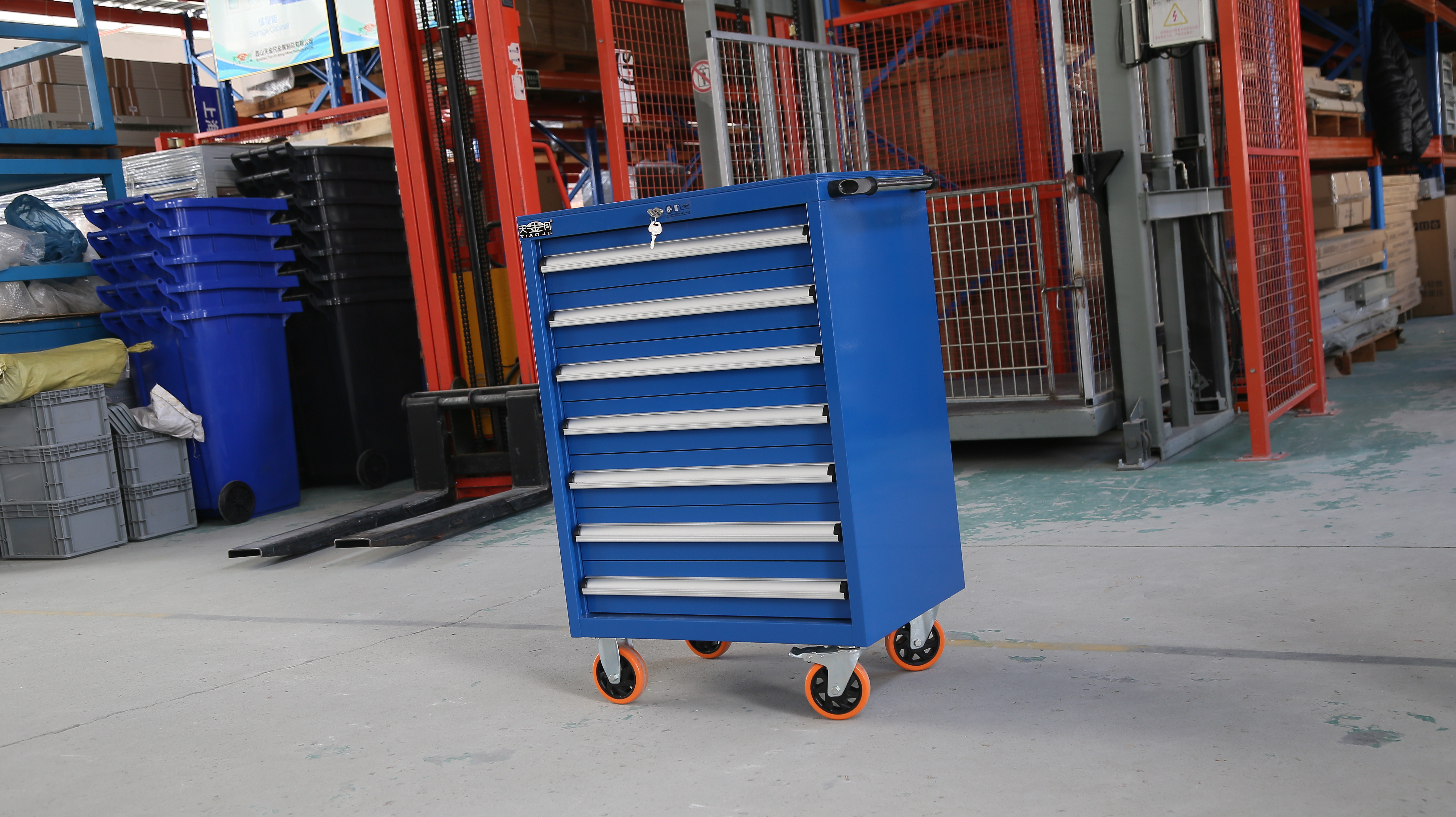 移動(dòng)汽修工具車(chē)，讓你取用工具不再麻煩【天金岡】