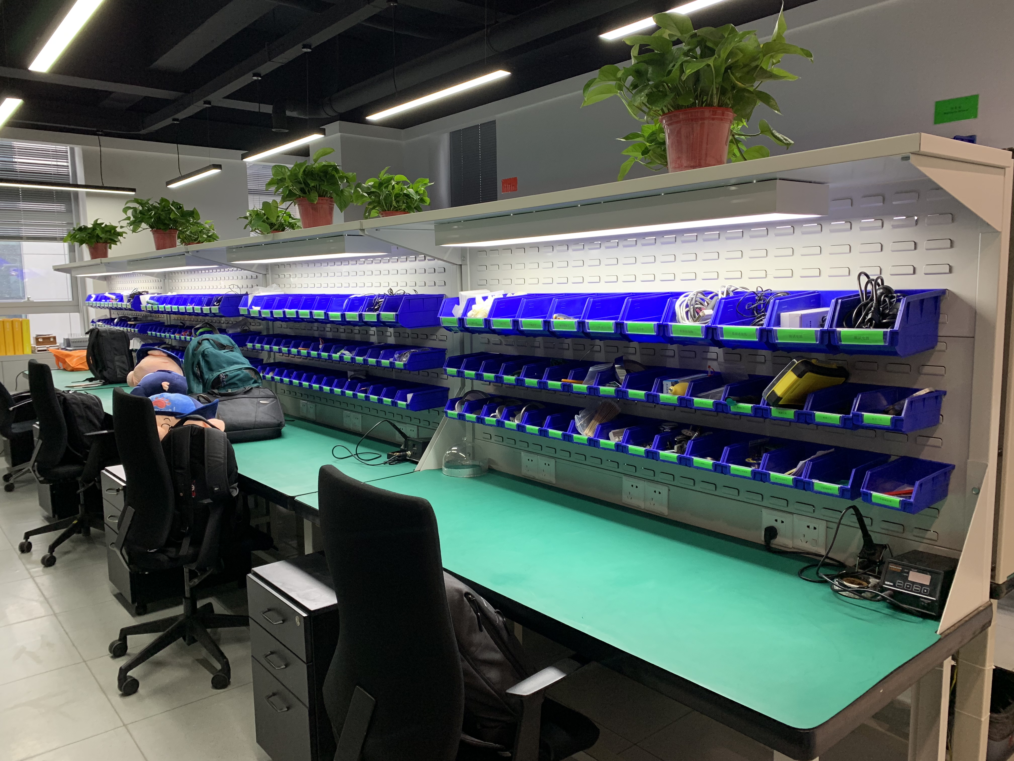 鉗工操作臺定做哪家好？