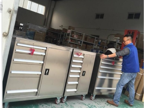 不銹鋼工具柜多少錢一個(gè)？【天金岡】