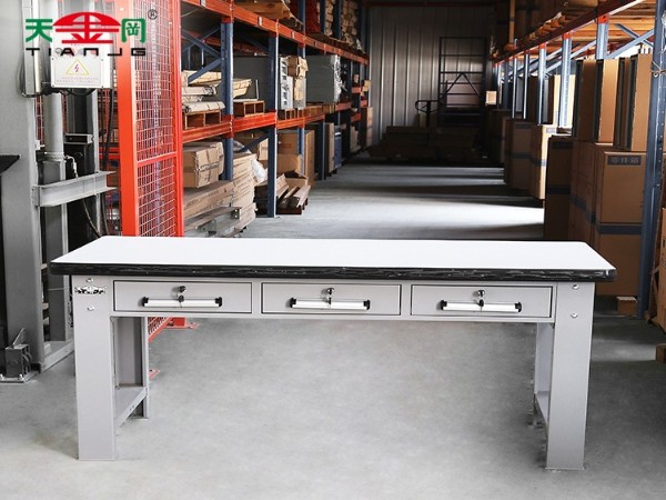 什么樣的工作臺適合車間？耐磨工作臺是多數(shù)企業(yè)的選擇