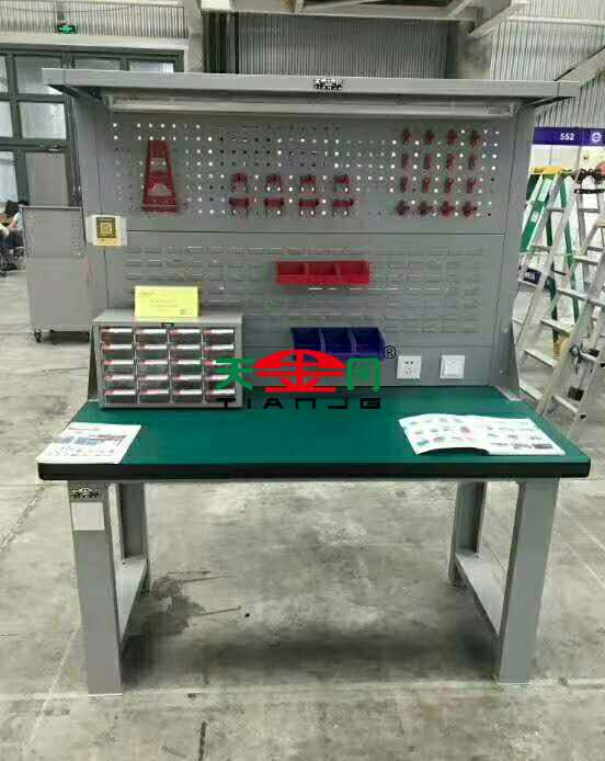 鉗工工作臺怎樣巧妙的使用