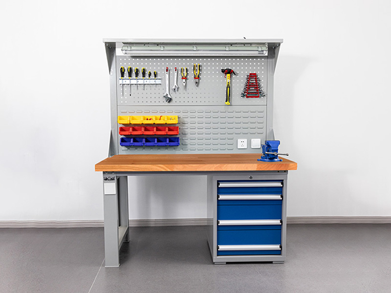 實(shí)木鉗工臺(tái)