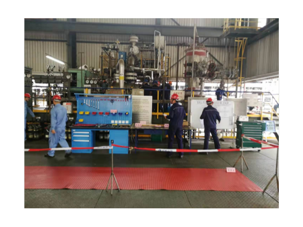 鉗工工作臺桌品牌良莠不齊，該如何選擇合適的不被蒙？【天金岡】