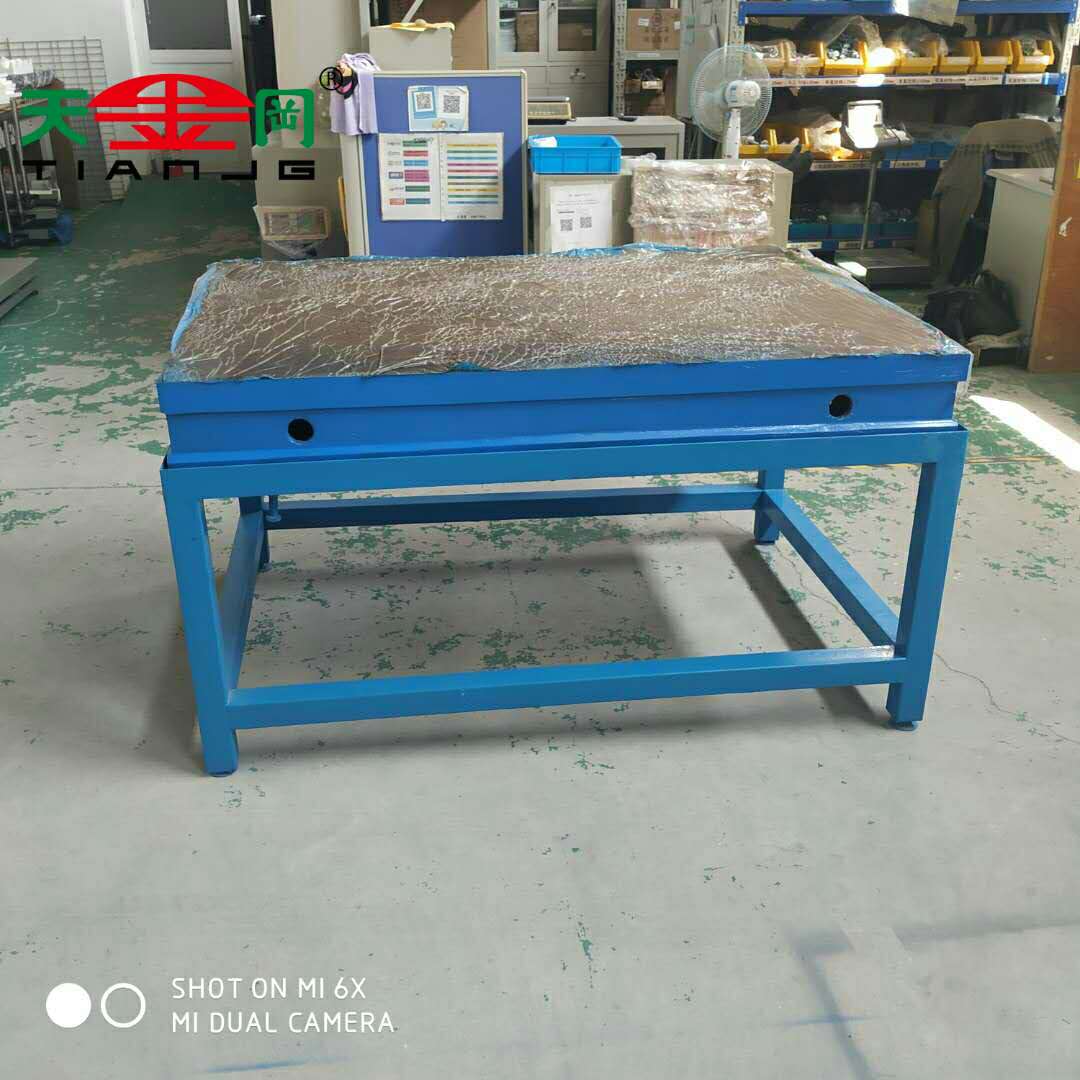 鉗工工作臺(tái)批發(fā)商